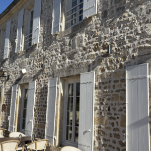 Façade – sonorisation extérieure Façade – sonorisation extérieure