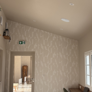 Espace d'accueil – diffusion sonore encastrée Espace d'accueil – diffusion sonore encastrée